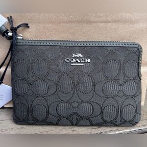 NEW Coach Corner Zip Wristlet